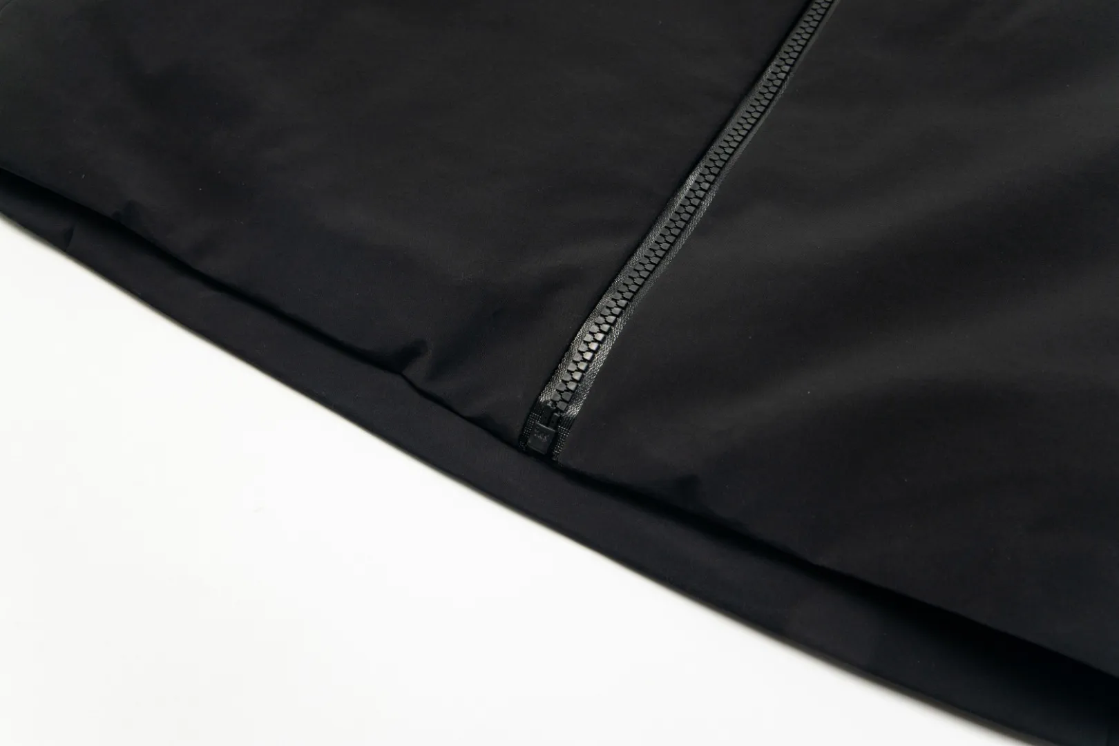Arc'teryx Macai Jacket Black Hooded Style - Image 15