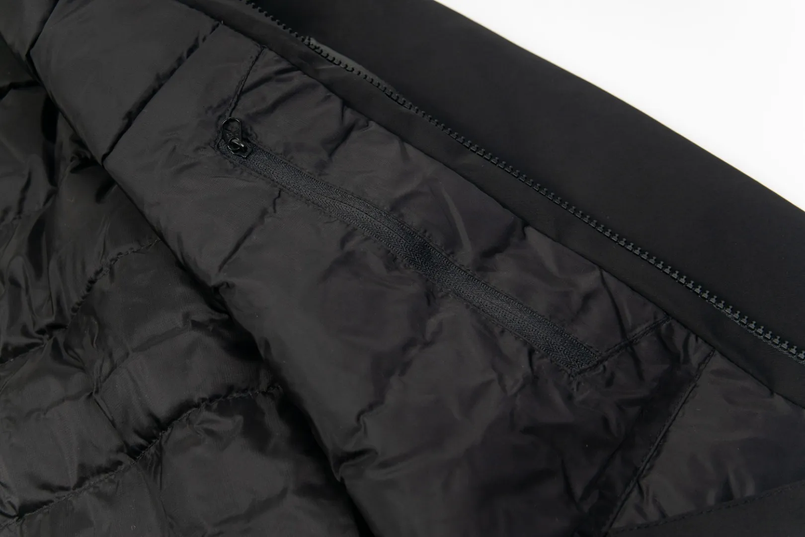Arc'teryx Macai Jacket Black Hooded Style - Image 17