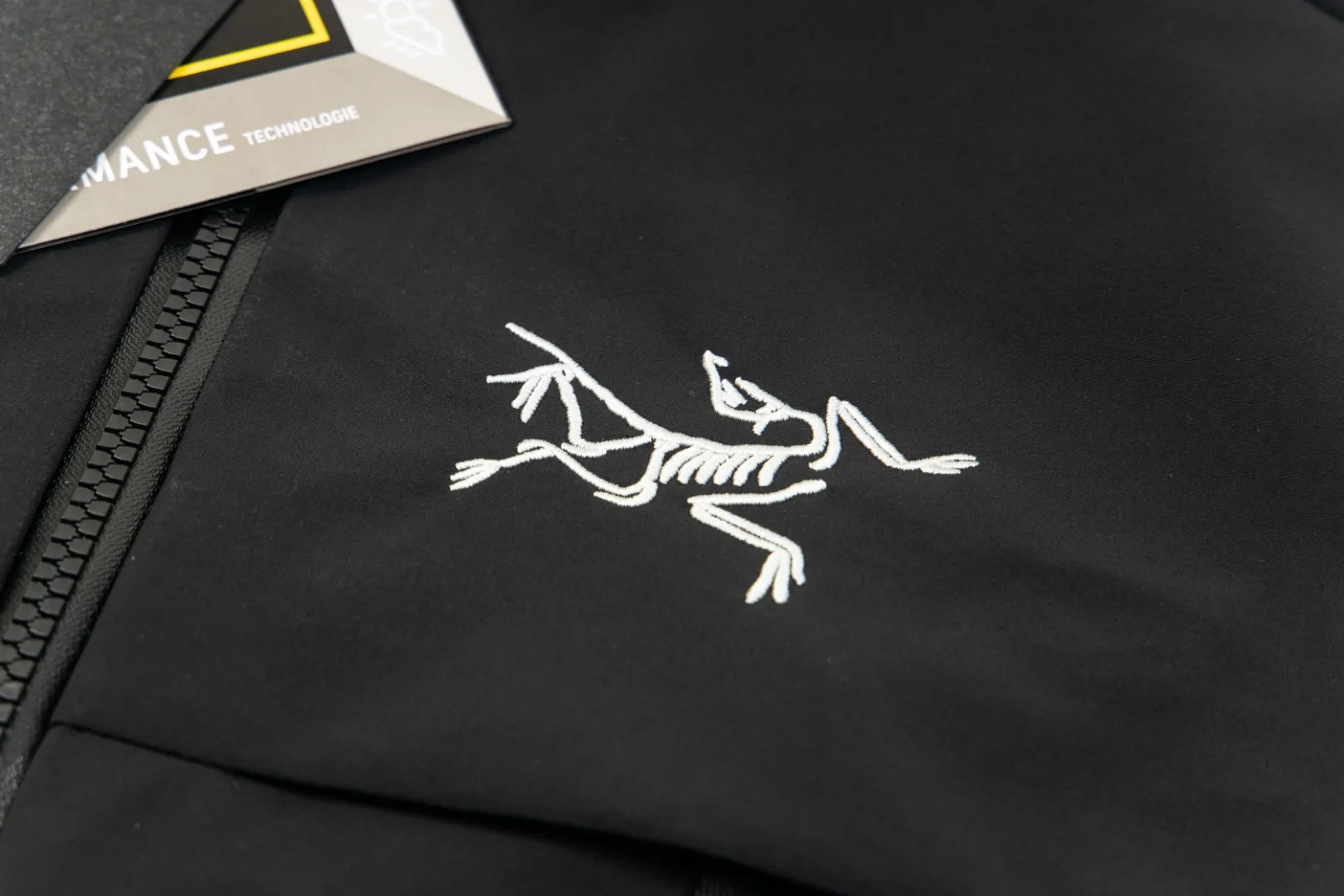 Arc'teryx Macai Jacket Black Hooded Style - Image 6