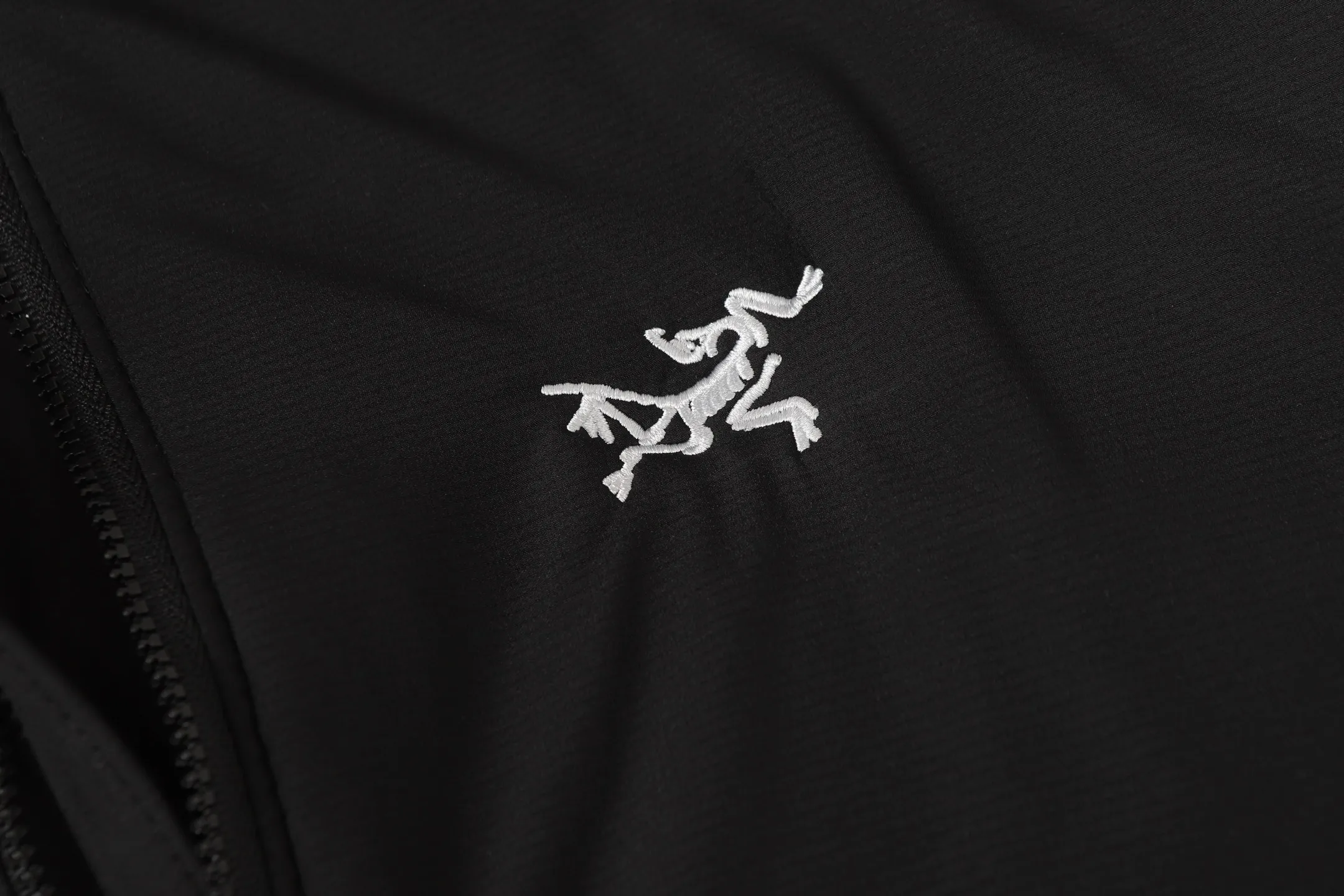 Arcteryx Embroidered Vest Black Sleeveless - Image 5