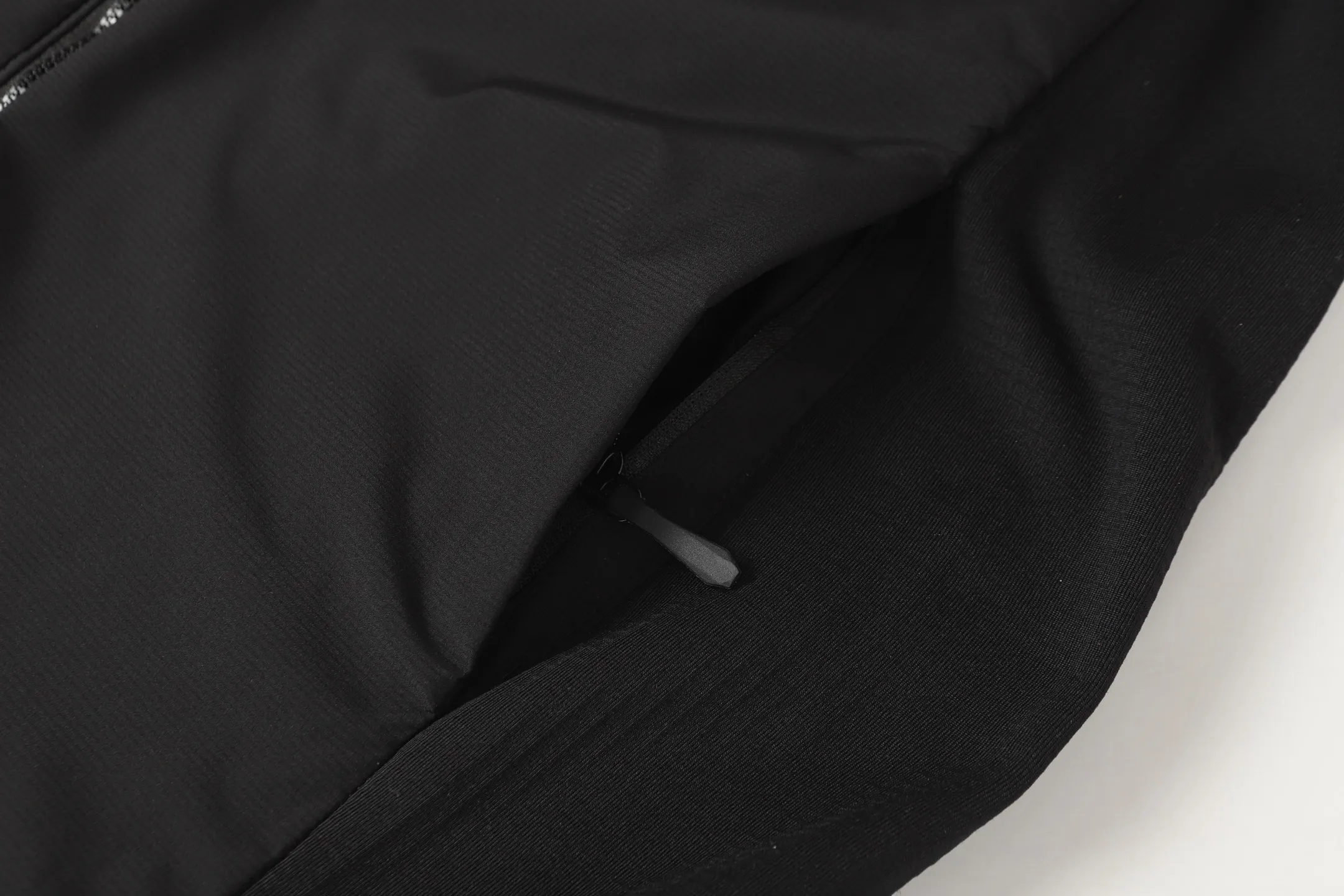 Arcteryx Embroidered Vest Black Sleeveless - Image 9