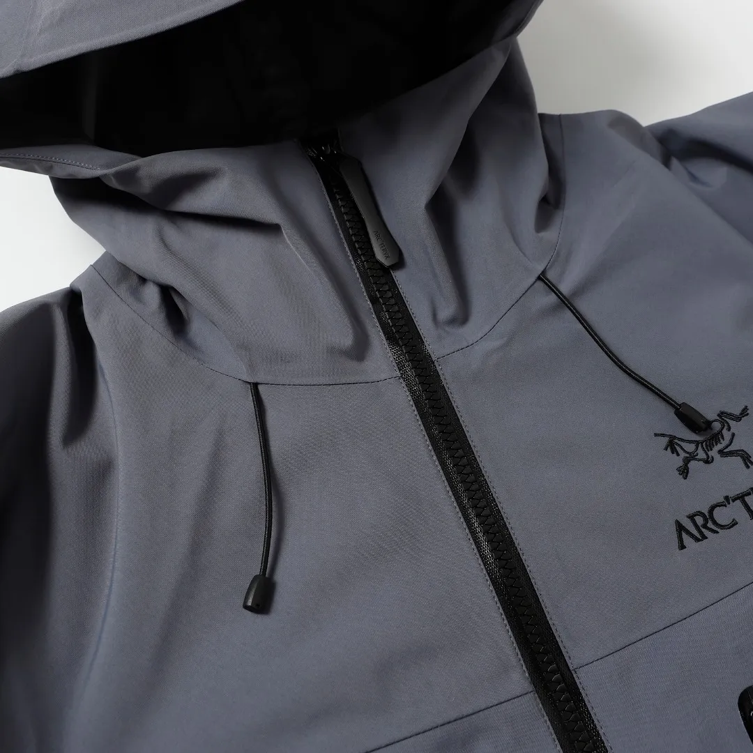 Arcteryx Alpha SV Jacket Black Green Regular - Image 9