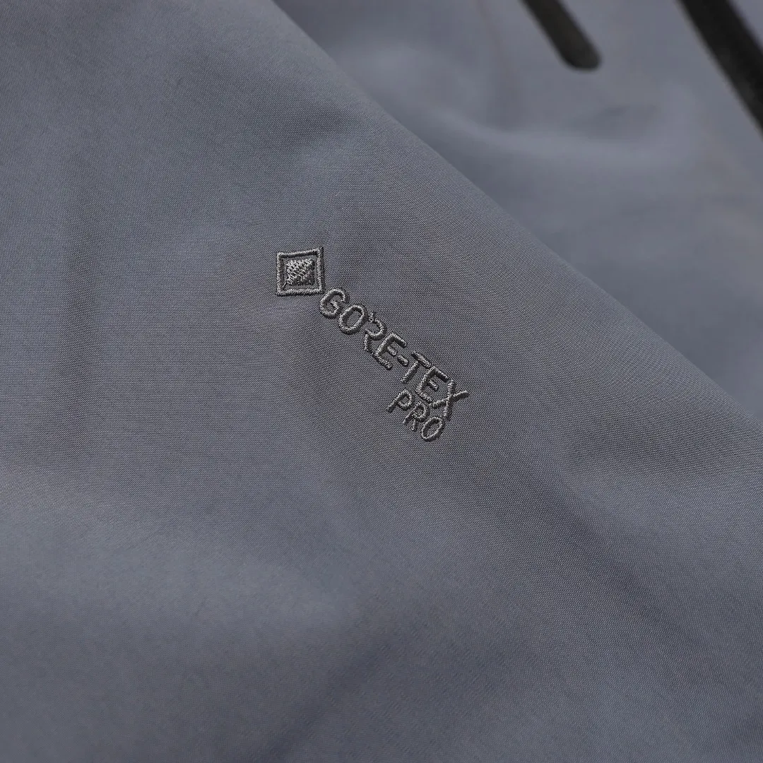 Arcteryx Alpha SV Jacket Black Green Regular - Image 11