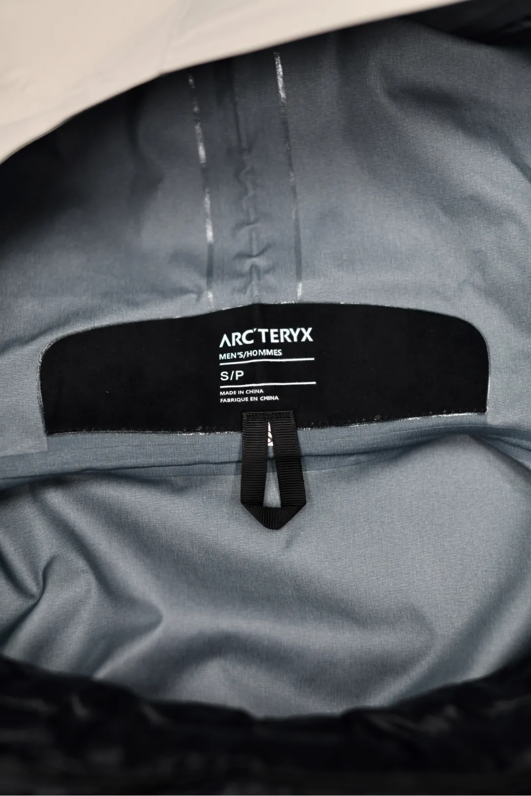 Arcteryx Alpha SV Jacket Ivory White - Image 6