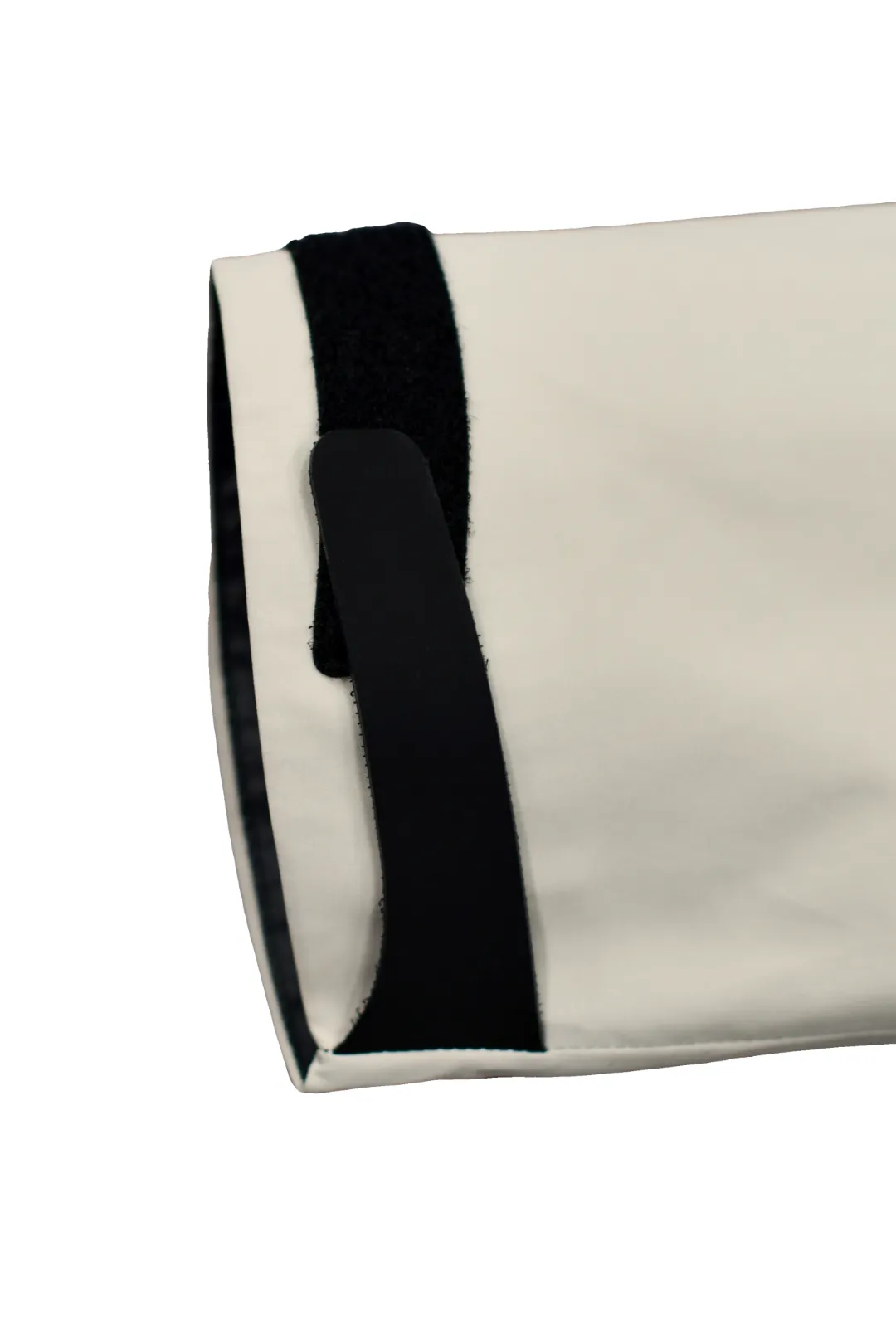 Arcteryx Alpha SV Jacket Ivory White - Image 10