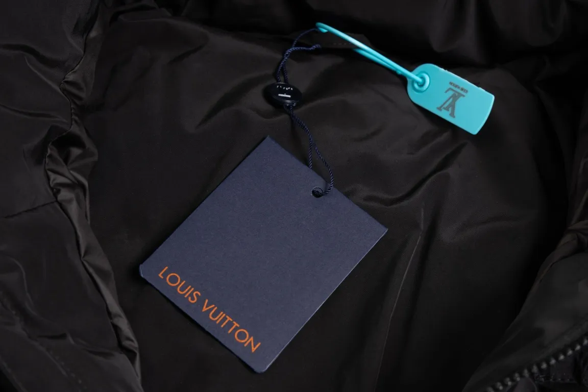 LOUIS VUITTON Down Jacket Black Oversize - Image 5