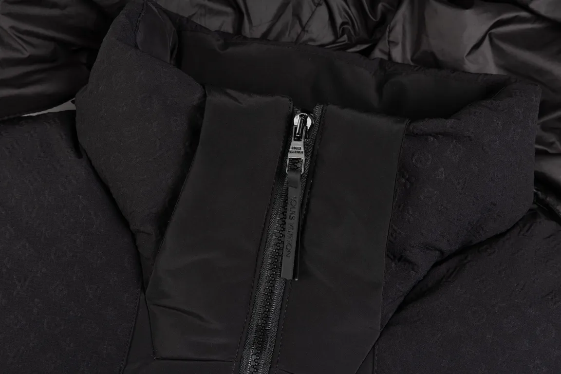 LOUIS VUITTON Down Jacket Black Oversize - Image 7
