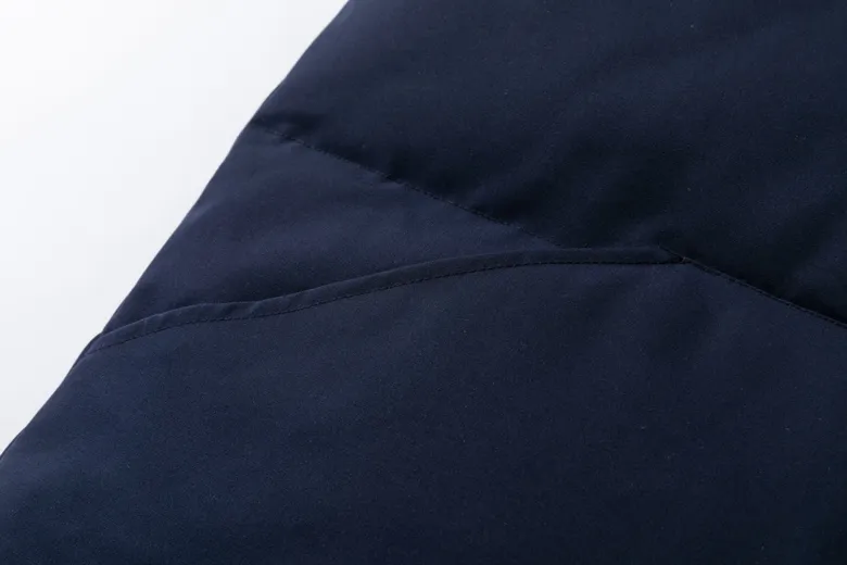 The North Face x Gucci Down Vest Navy - Image 4