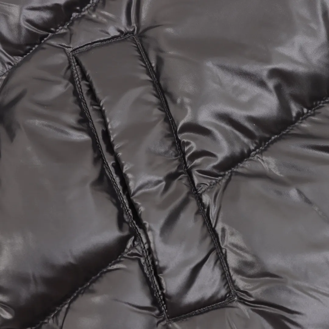 The North Face 86L Down Jacket Black Cropped - Image 5