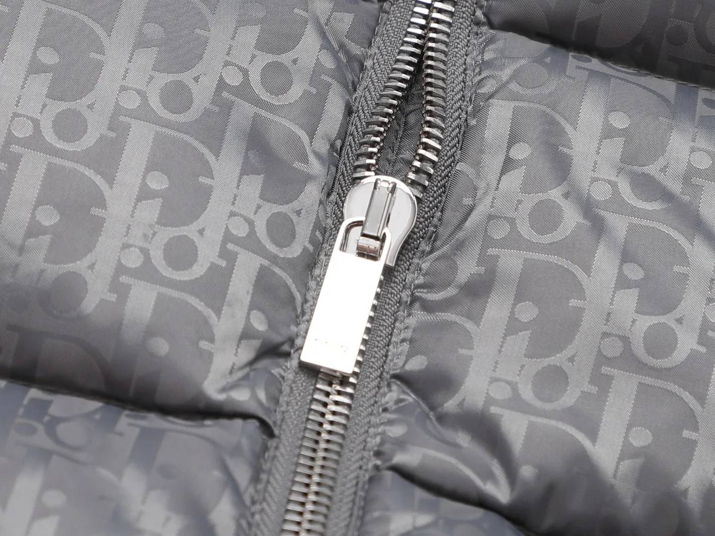 Dior Limited Edition Down Vest Grey Classic - Image 10