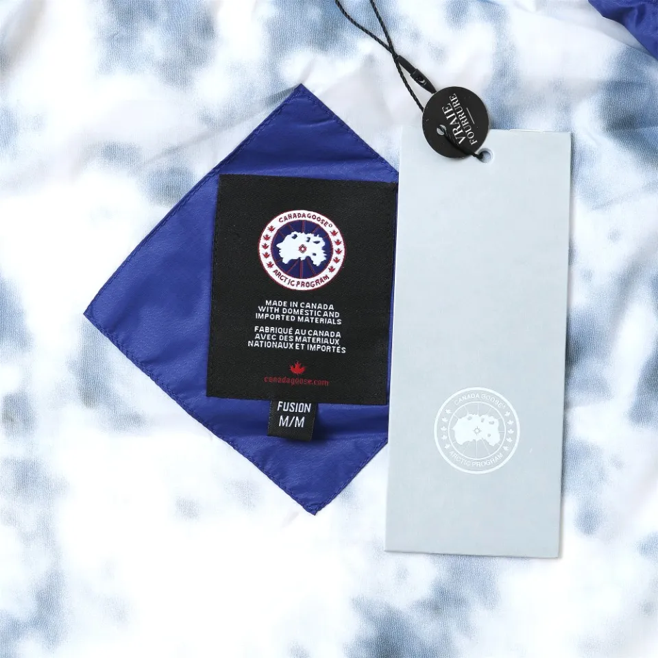 Canada Goose Northern Lights Down Vest Blue - Image 10