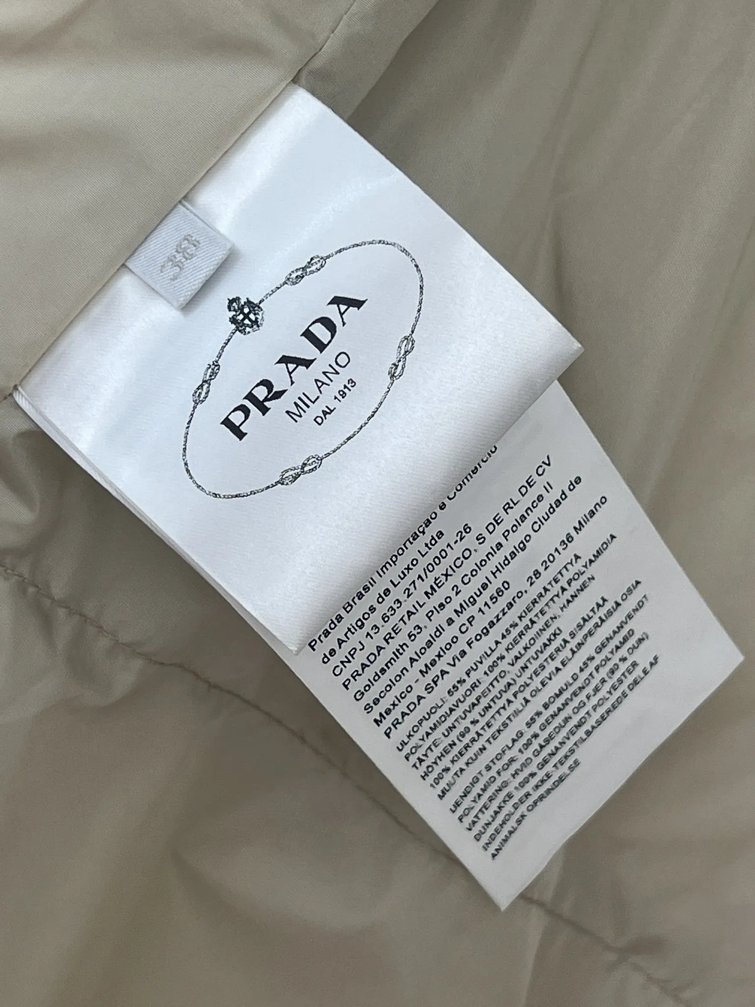 Prada 25Ss Down Vest Camel Classic Style - Image 12