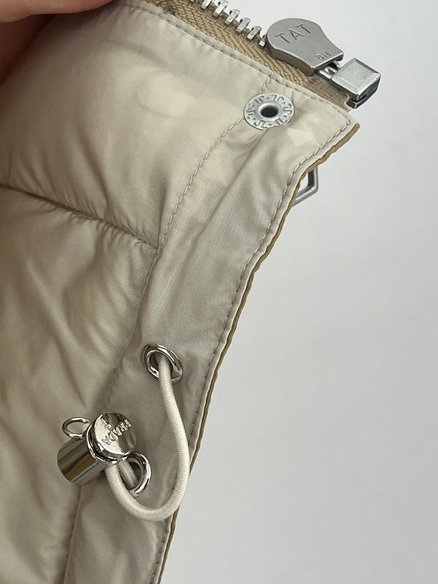 Prada 25Ss Down Vest Camel Classic Style - Image 14