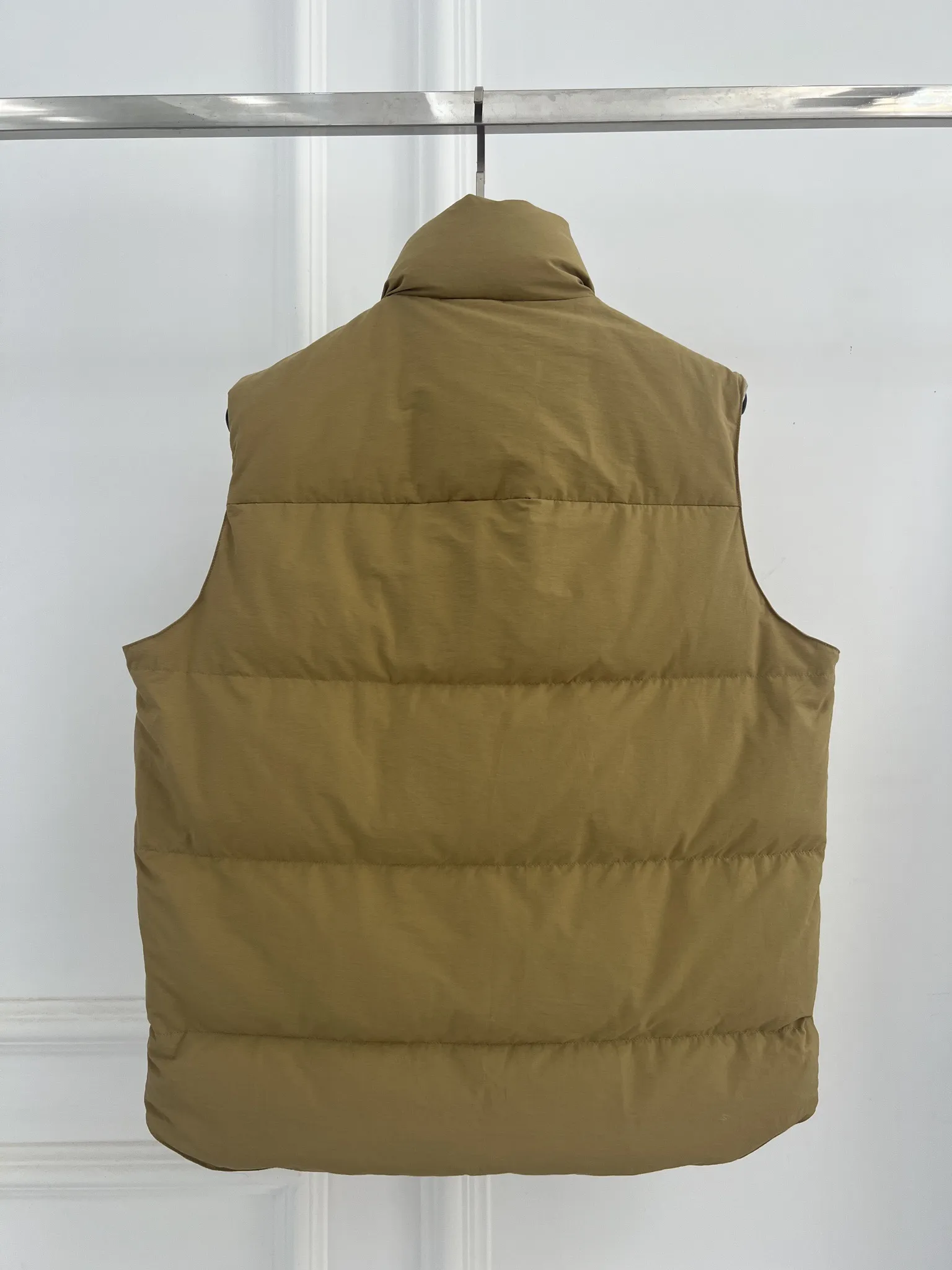Prada 25Ss Down Vest Camel Classic Style - Image 5