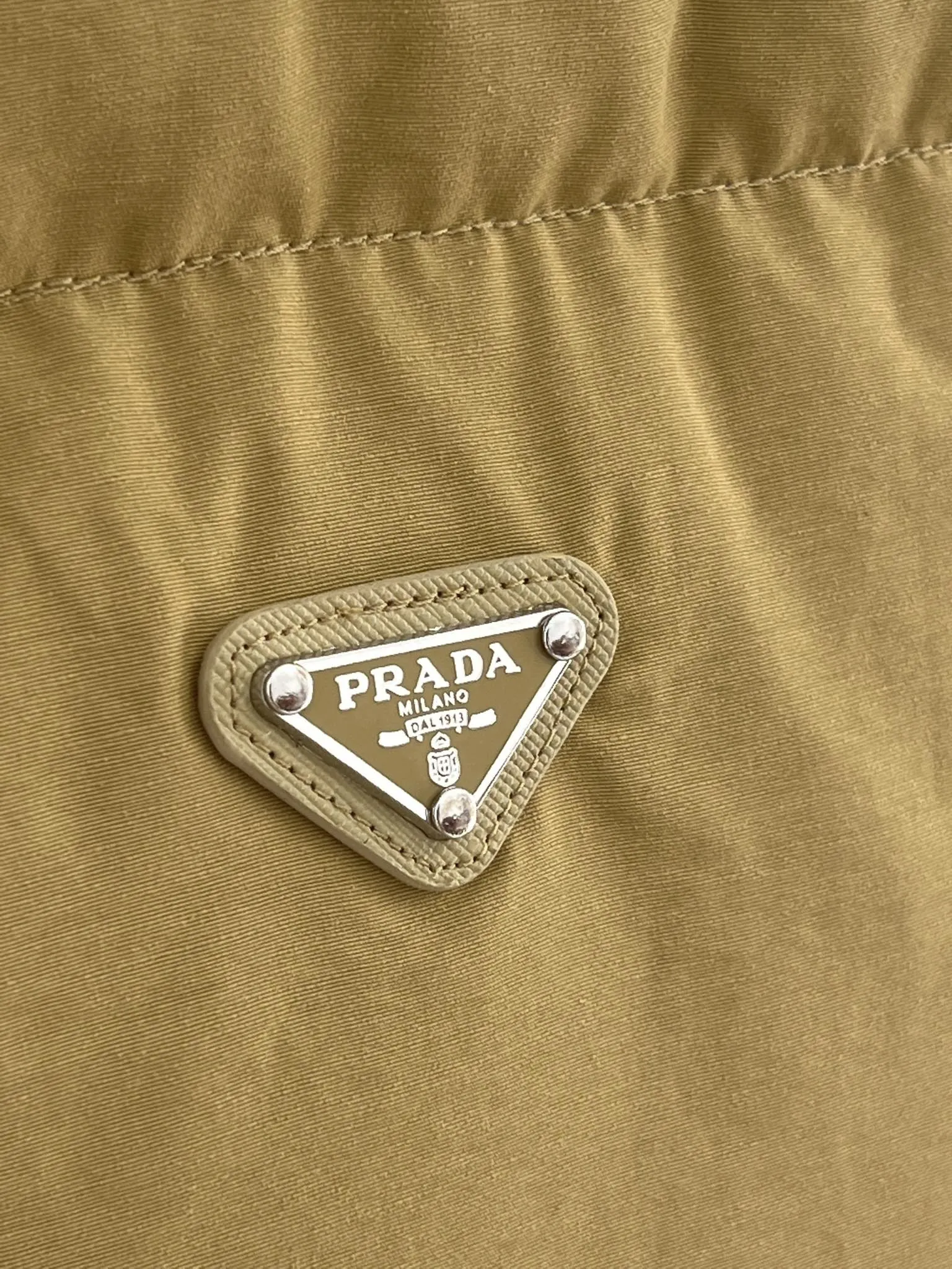 Prada 25Ss Down Vest Camel Classic Style - Image 8