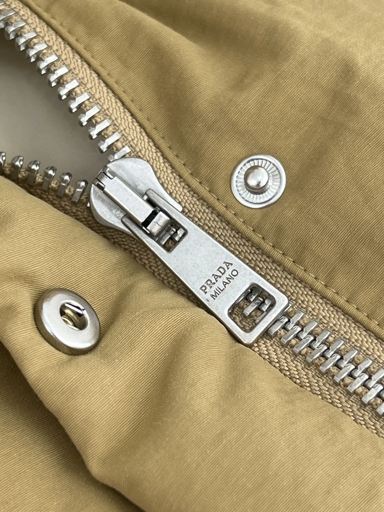 Prada 25Ss Down Vest Camel Classic Style - Image 10