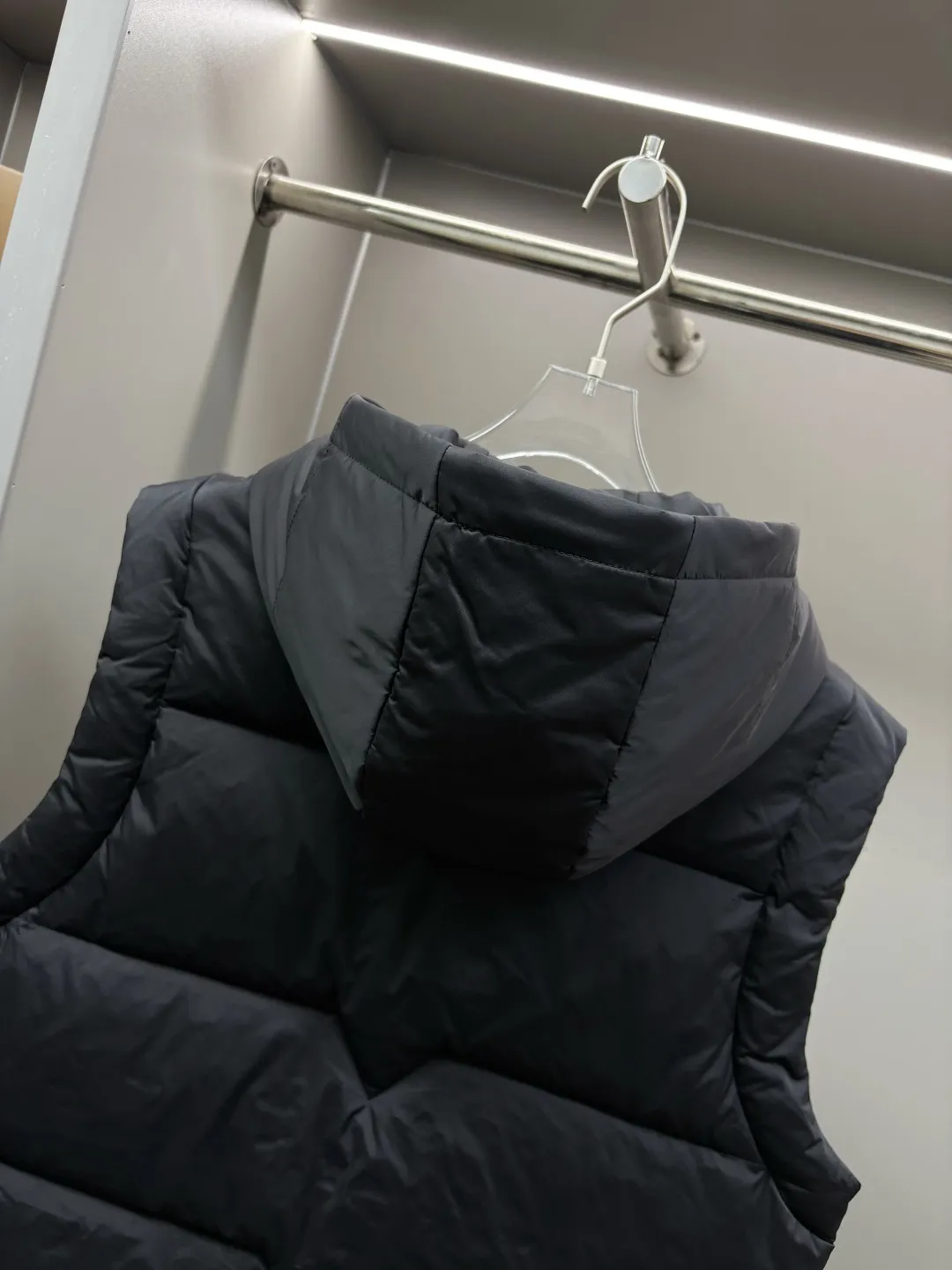 Prada Hooded Down Vest Black Quilted - Image 9