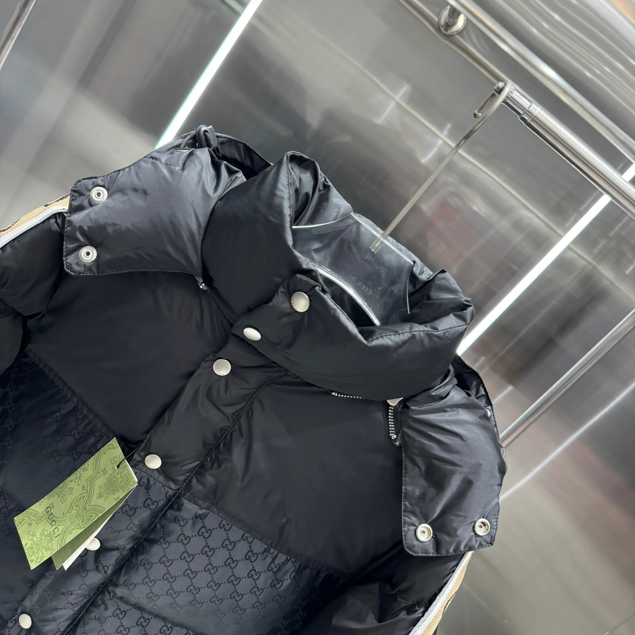 Gucci GG Down Jacket Black with Beige Trim - Image 5