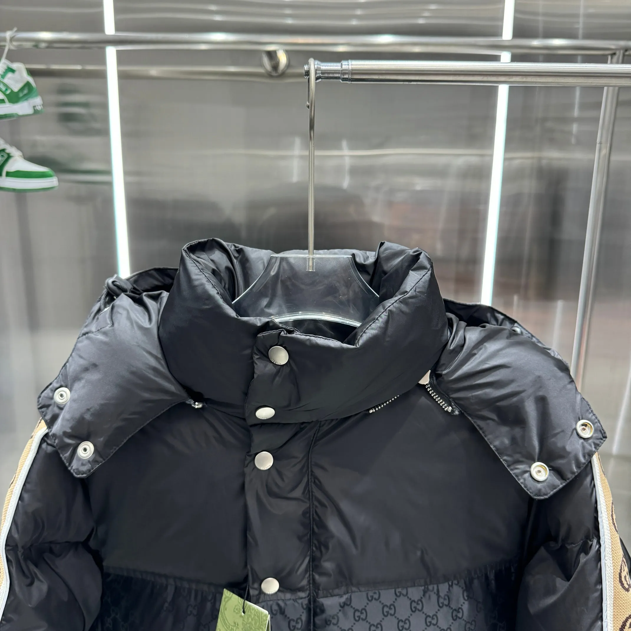 Gucci GG Down Jacket Black with Beige Trim - Image 7
