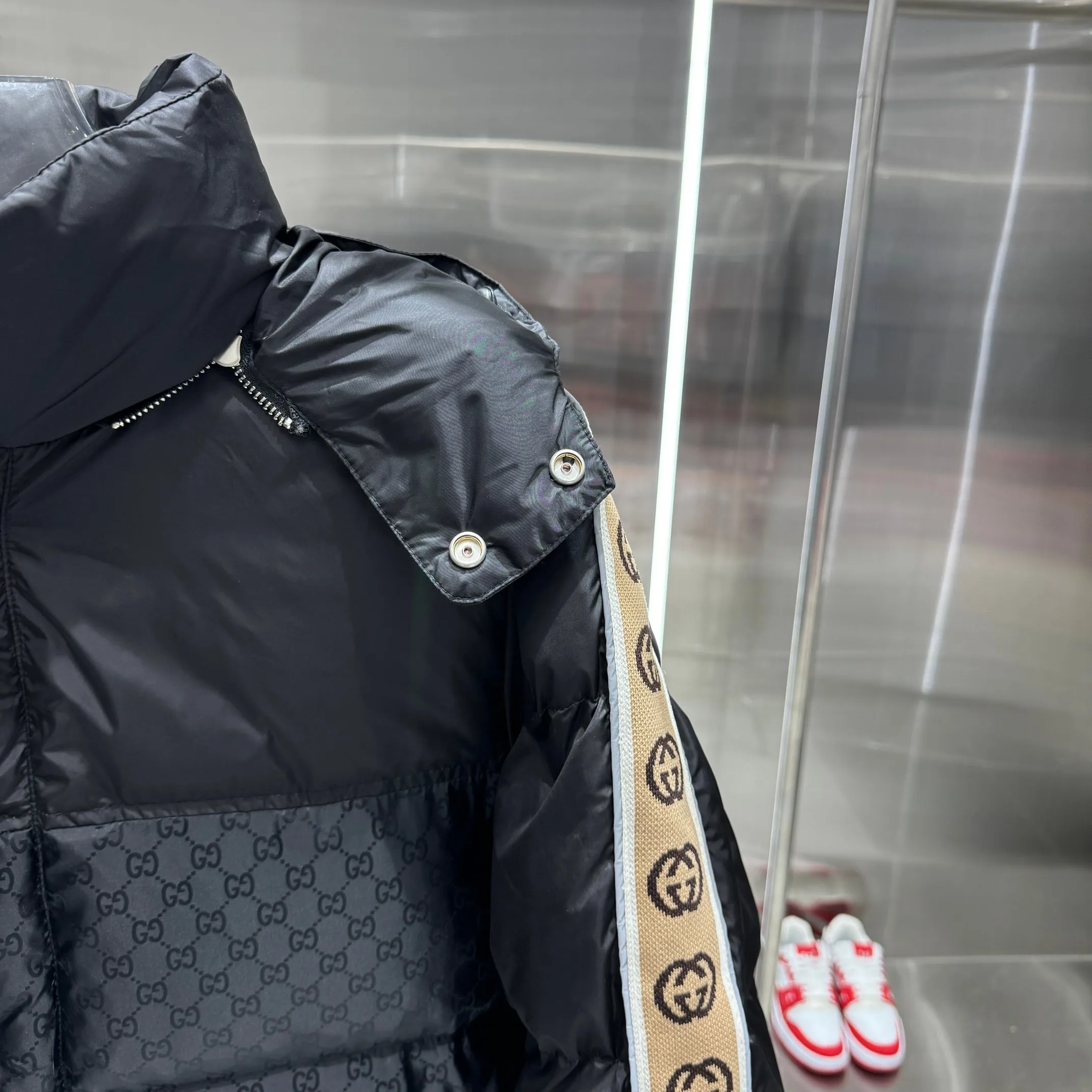 Gucci GG Down Jacket Black with Beige Trim - Image 8