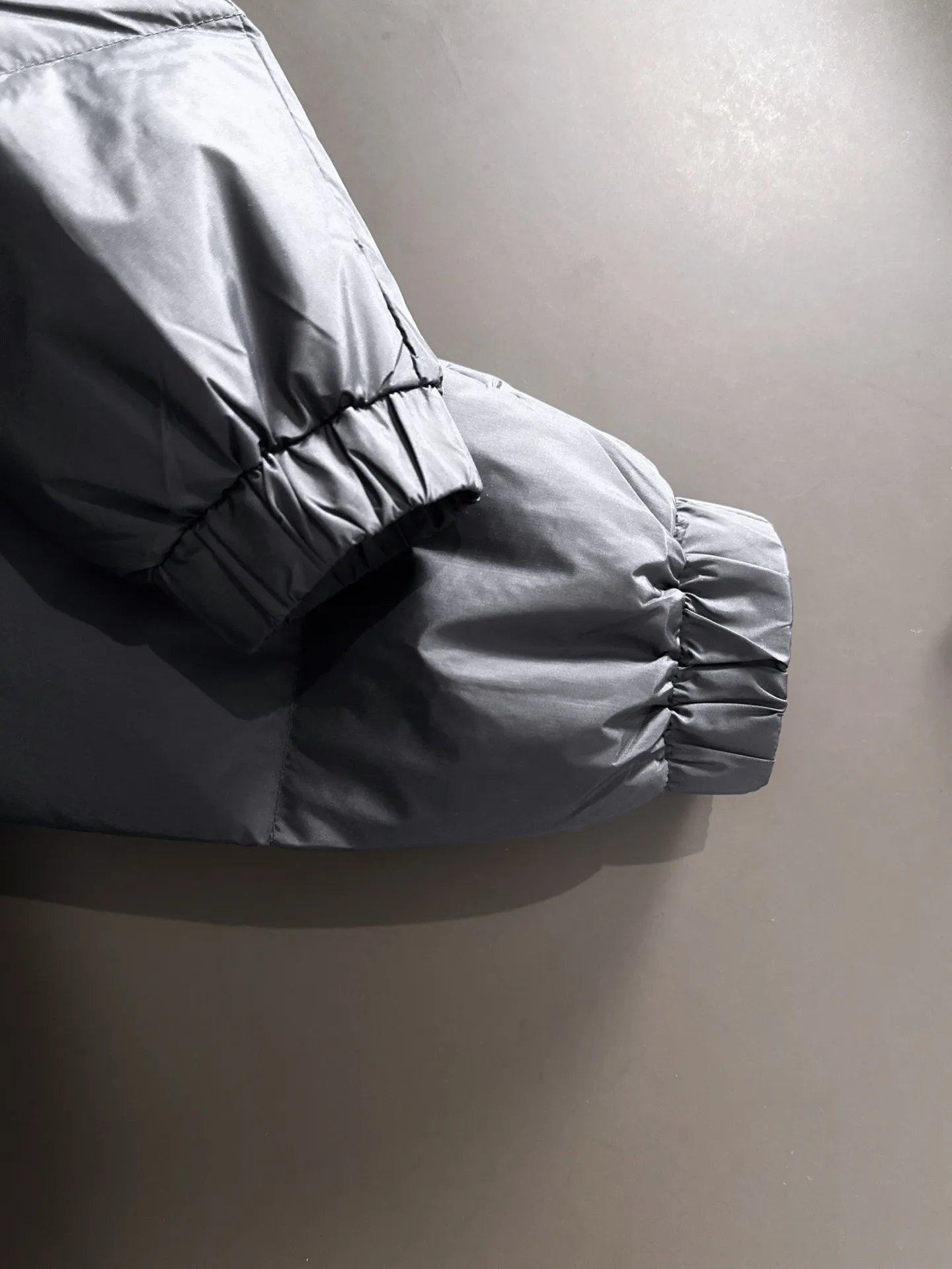 Gucci Longue Saion Down Jacket Black Hooded - Image 5