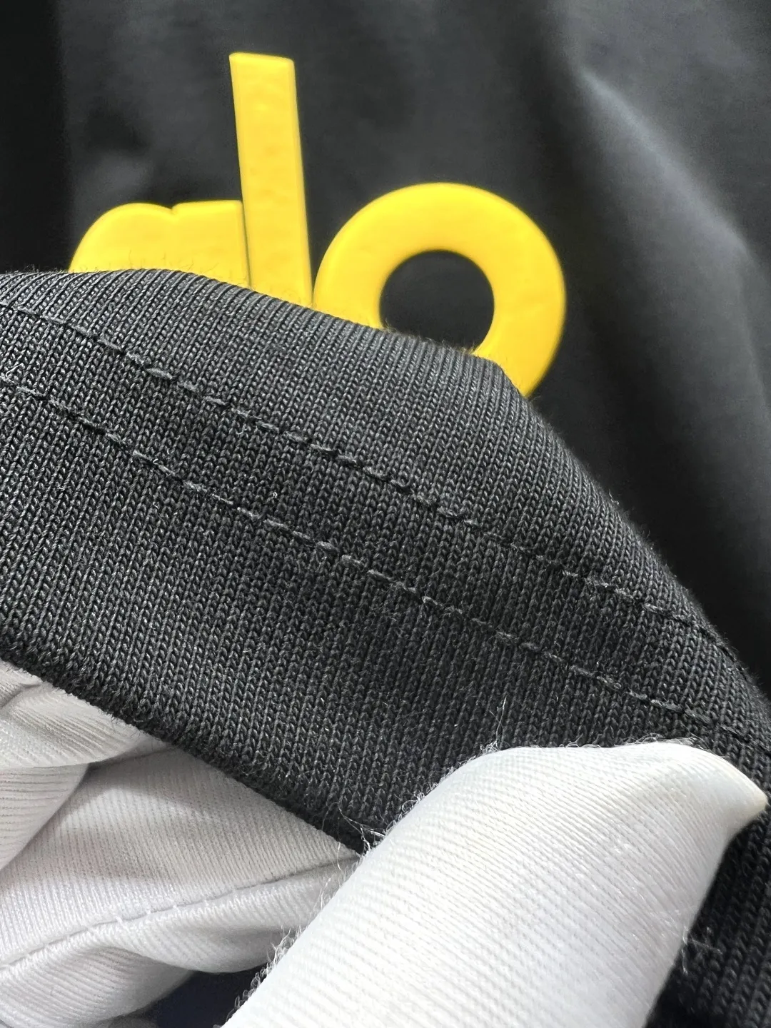 ALO Foam Logo T-Shirt Black Casual - Image 6