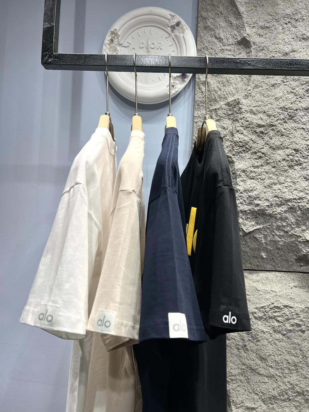 ALO Foam Logo T-Shirt Black Casual - Image 10