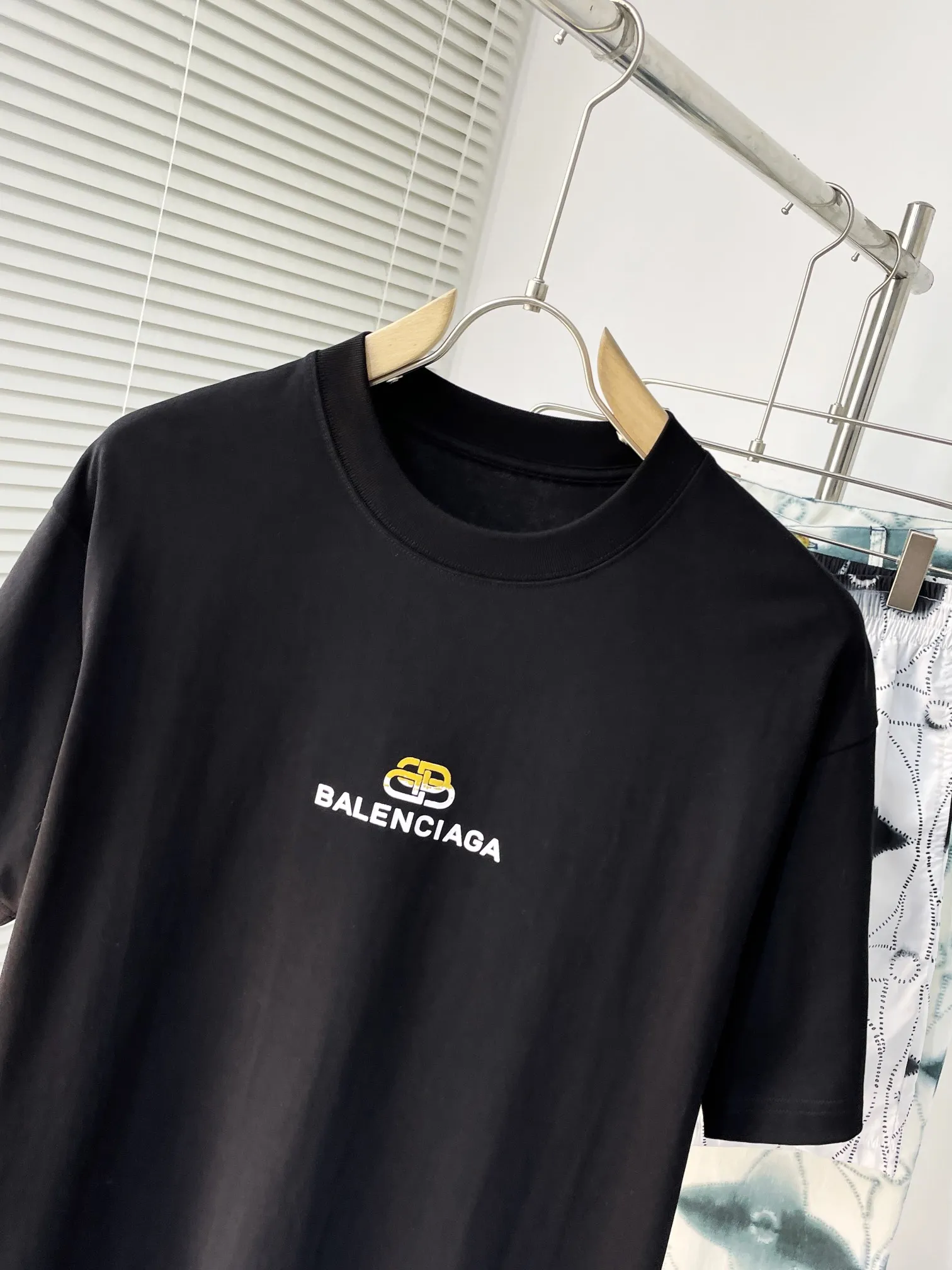 Balenciaga Logo Short Sleeve T-Shirt - Image 7