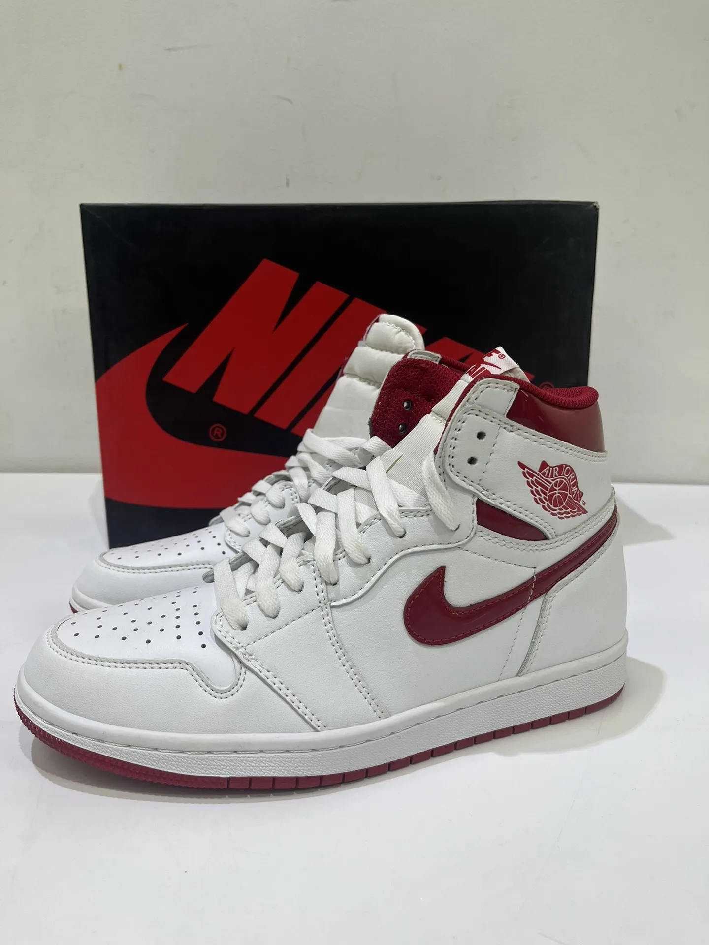 Nike Air Jordan 1 Mid White Red High