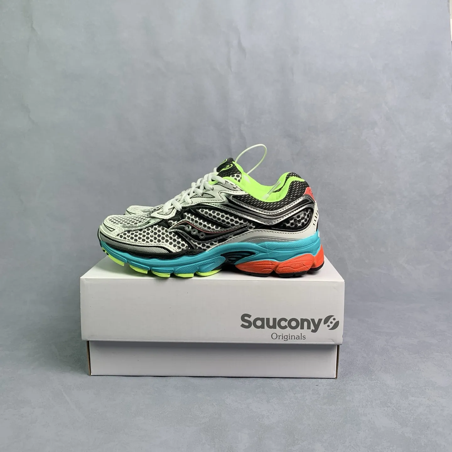 Saucony Pro Grid Omni 9 Chaussures de Course Multicolores