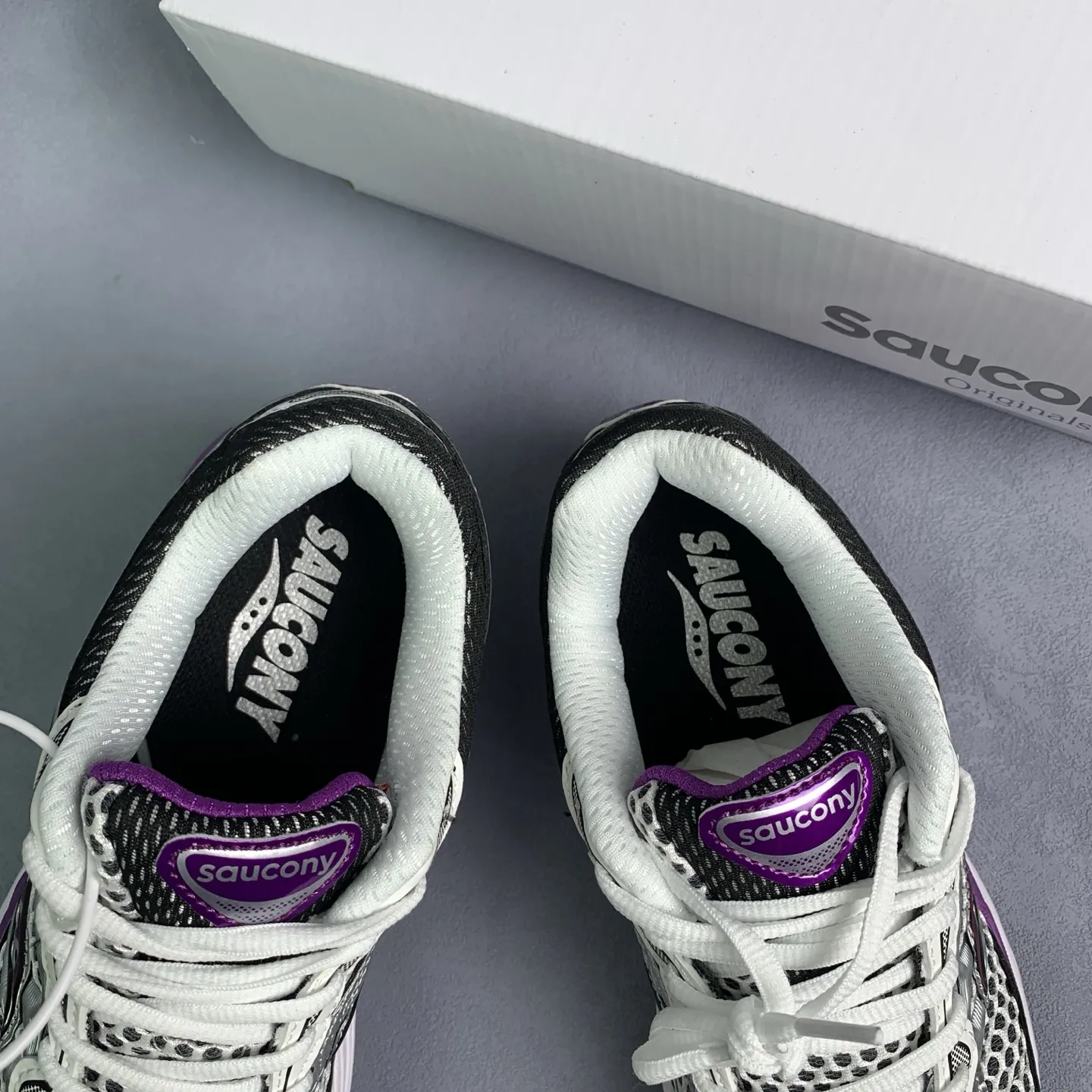 1768709106-src_4 Saucony Pro Grid Omni Violet Basse – Image 6