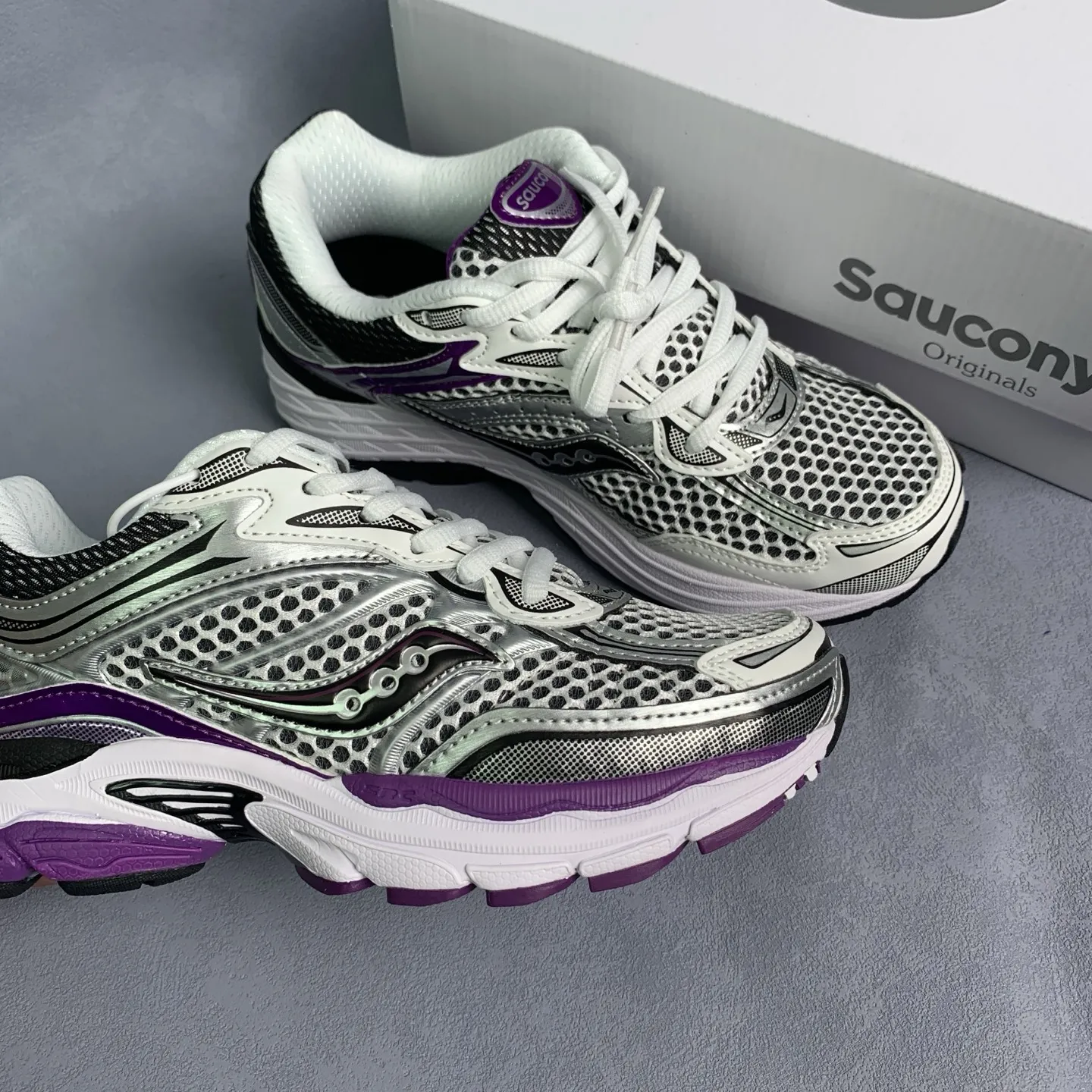 1768709106-src_5 Saucony Pro Grid Omni Violet Basse – Image 7