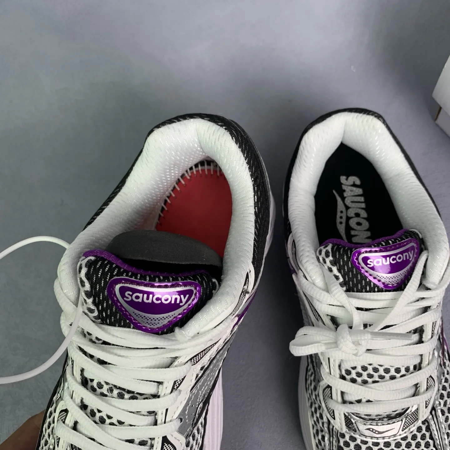 1768709106-src_6 Saucony Pro Grid Omni Violet Basse – Image 8