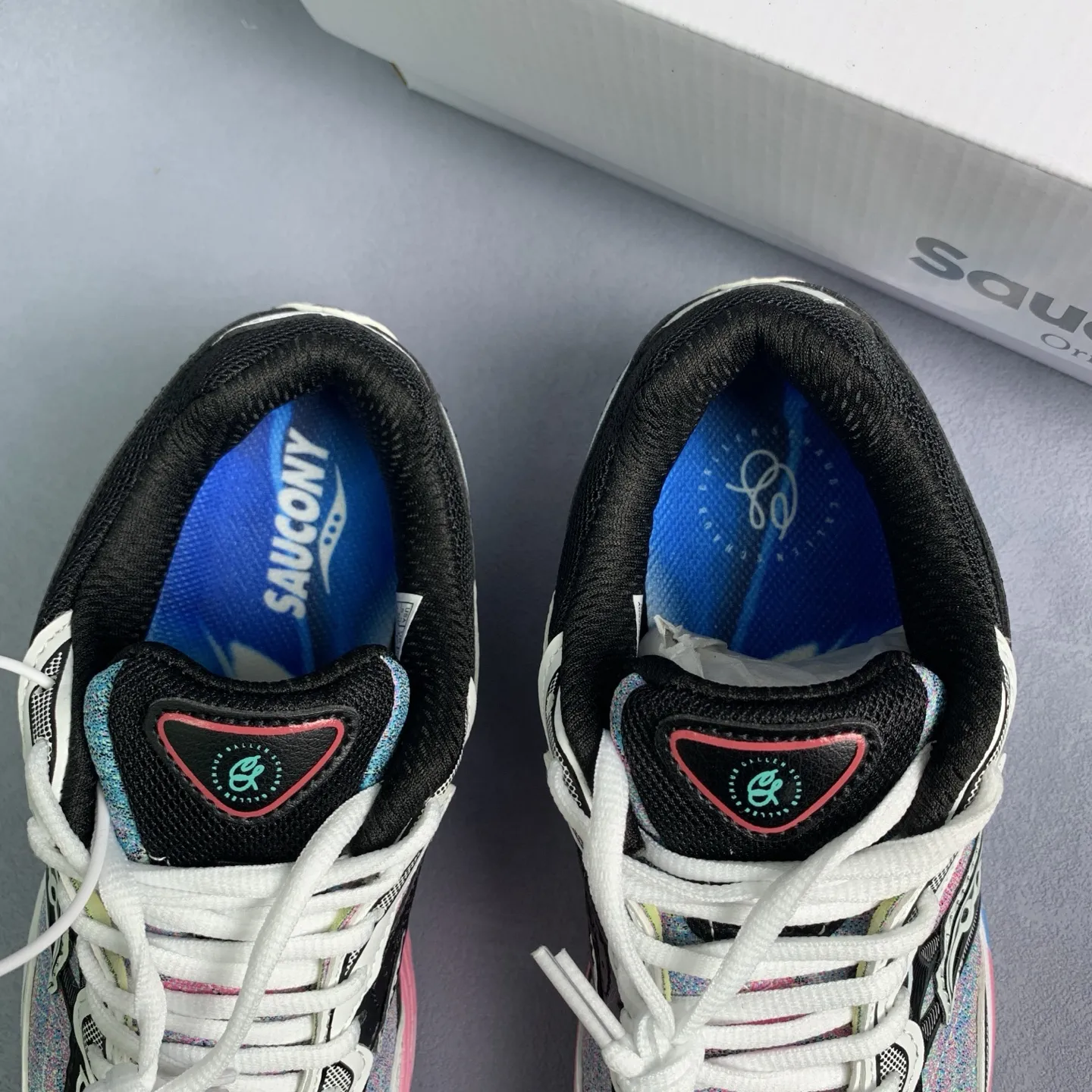1768709025-src_4 Saucony Pro Grid Omni 9 Multicolore Basse – Image 5