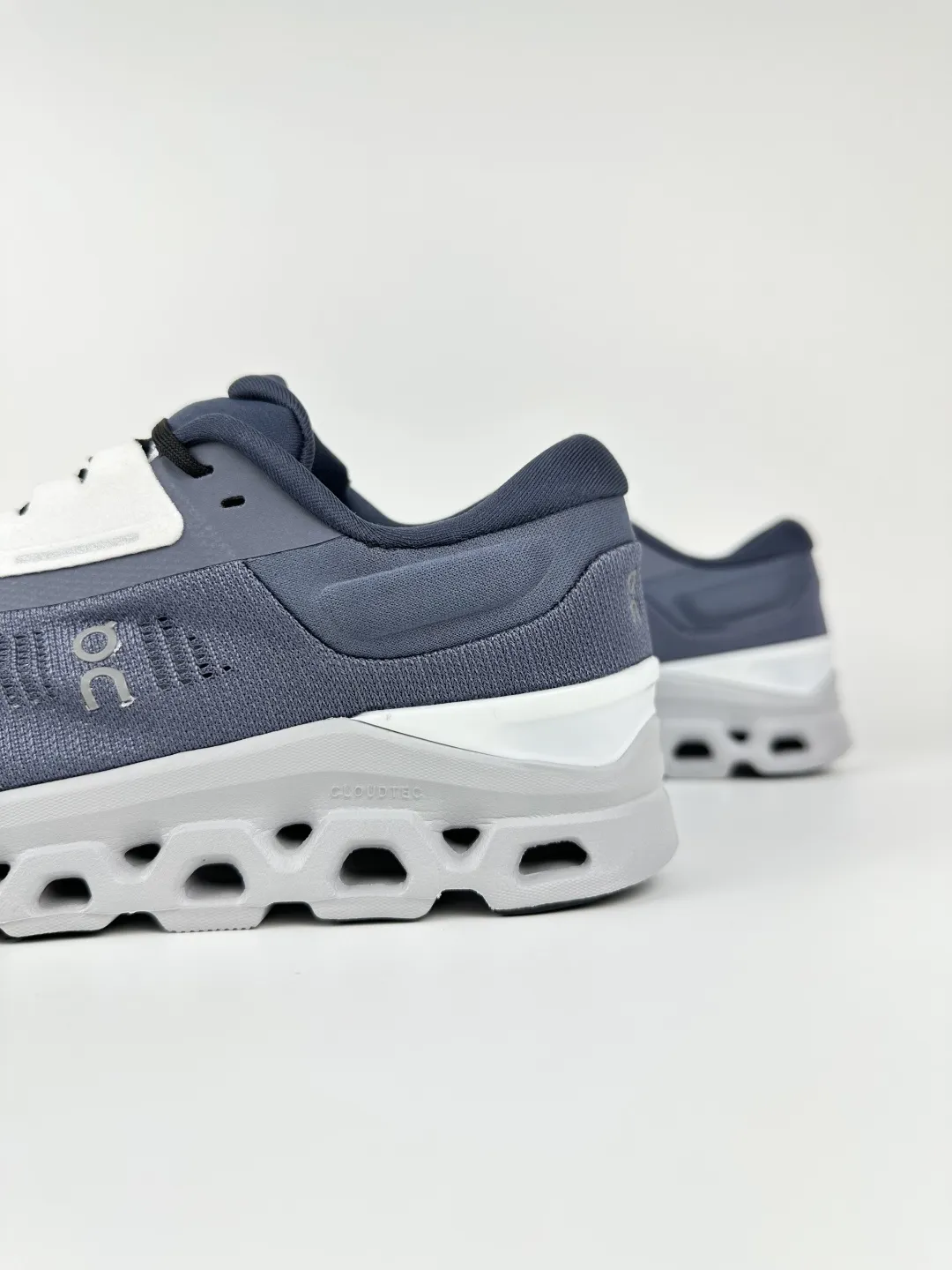 1768708861-src_6 On Cloudstratus 3 Bleu Chaussures de Course – Image 5