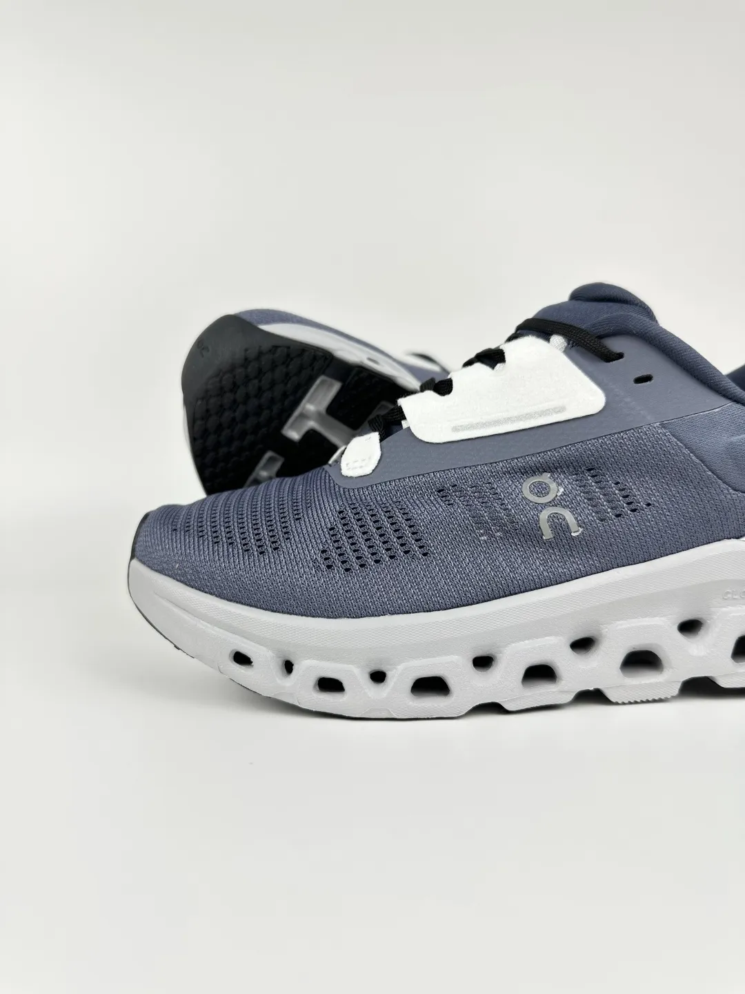 1768708861-src_8 On Cloudstratus 3 Bleu Chaussures de Course – Image 7