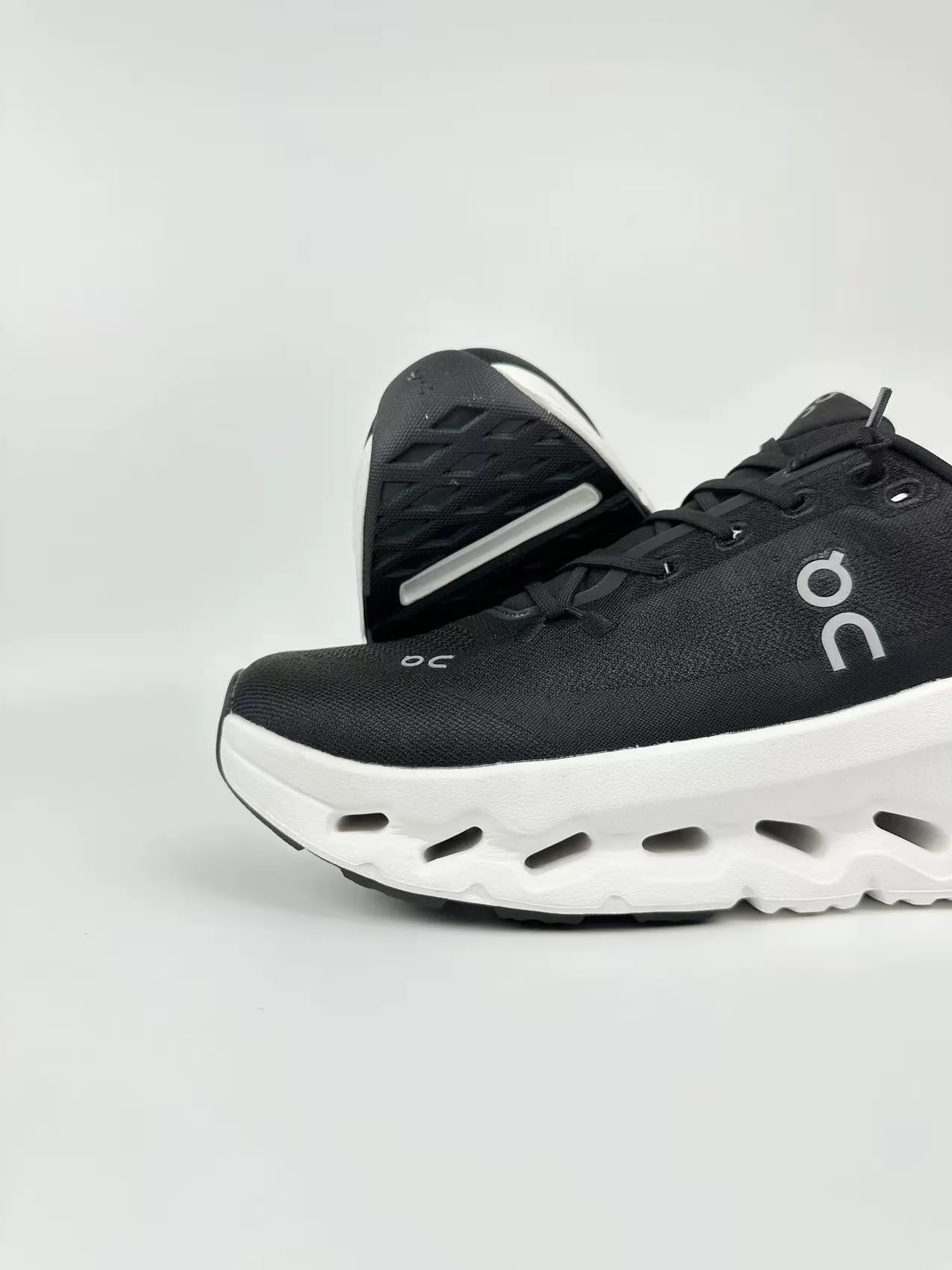 1769533899-src_4 On Cloudtilt Womens Running Shoes Black White – Image 5