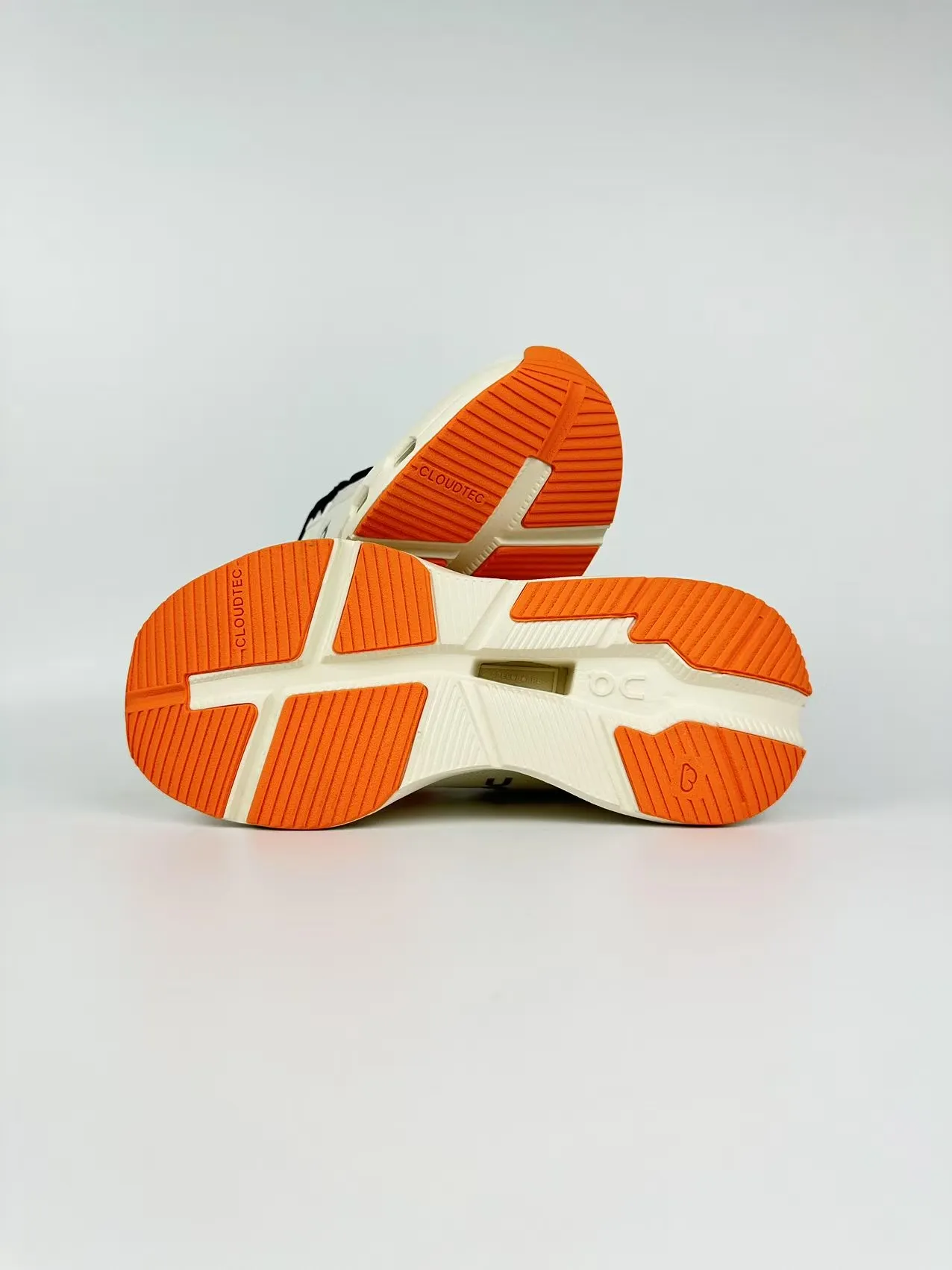 1769522528-src_4 On Cloudnova X Trail Running Shoes White – Image 4