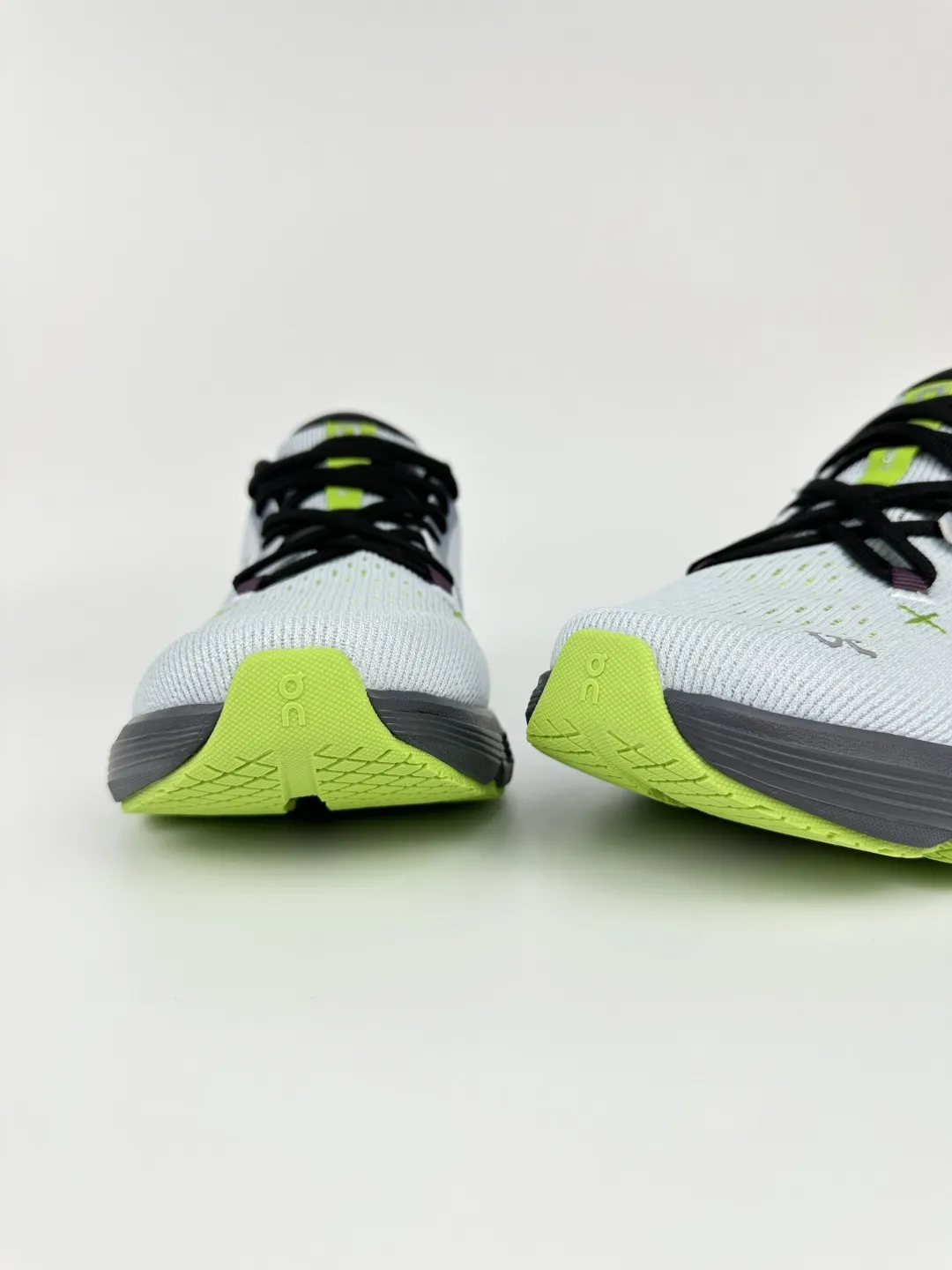 1769515894-src_5 On Cloud X 4 White Grey Green Shoes – Image 5