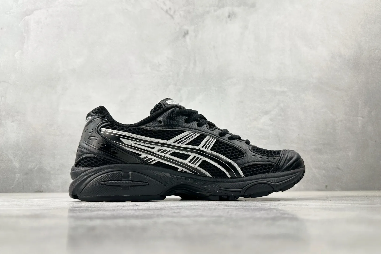 1769540432-src_1 Asics Gel-Kahana 14 Black Running Shoes – Image 3