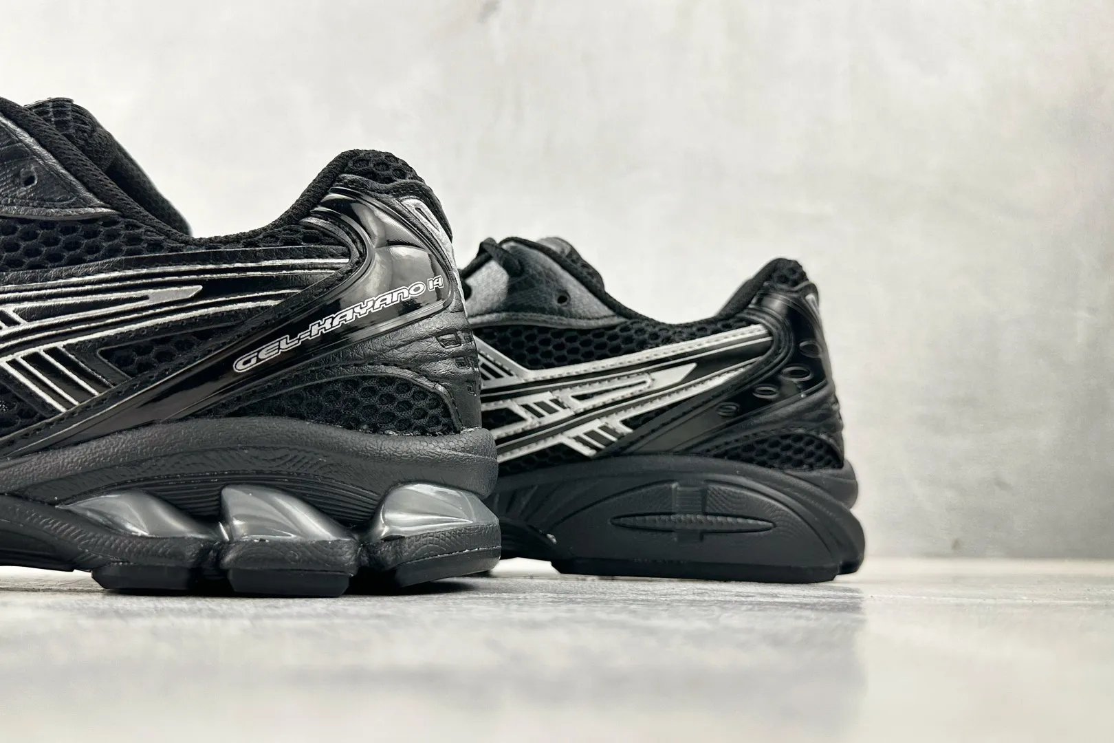 1769540433-src_7 Asics Gel-Kahana 14 Black Running Shoes – Image 8