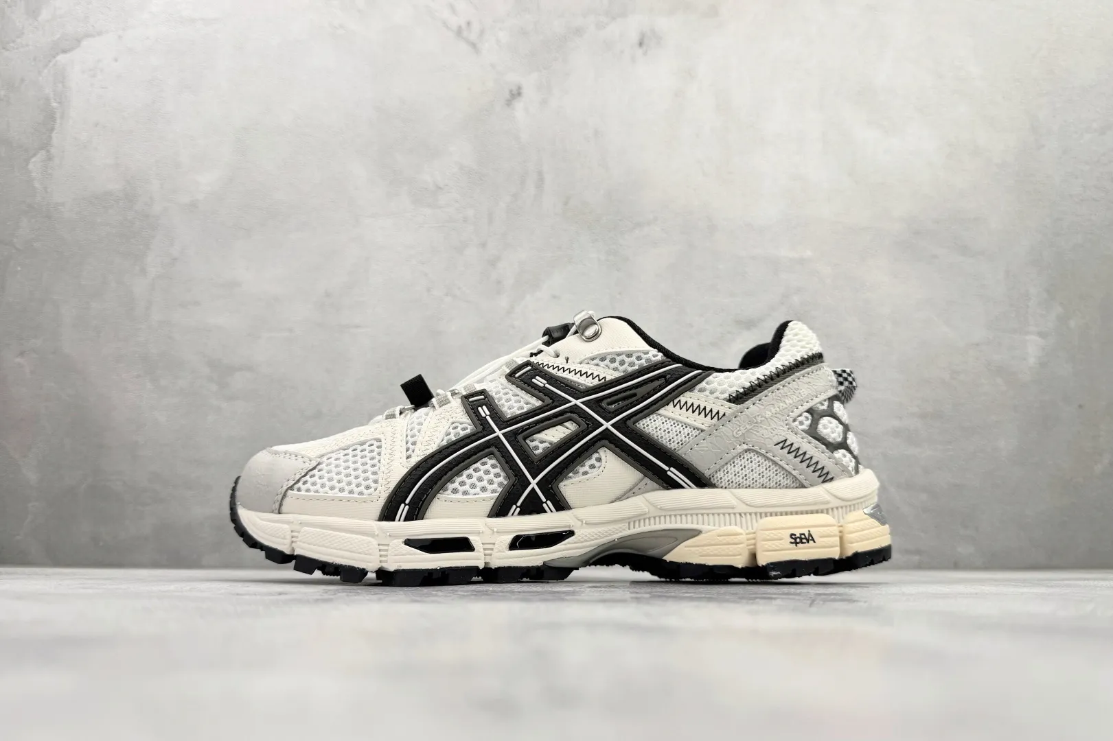 ASICS Gel-Kahana 8 White Running Shoes