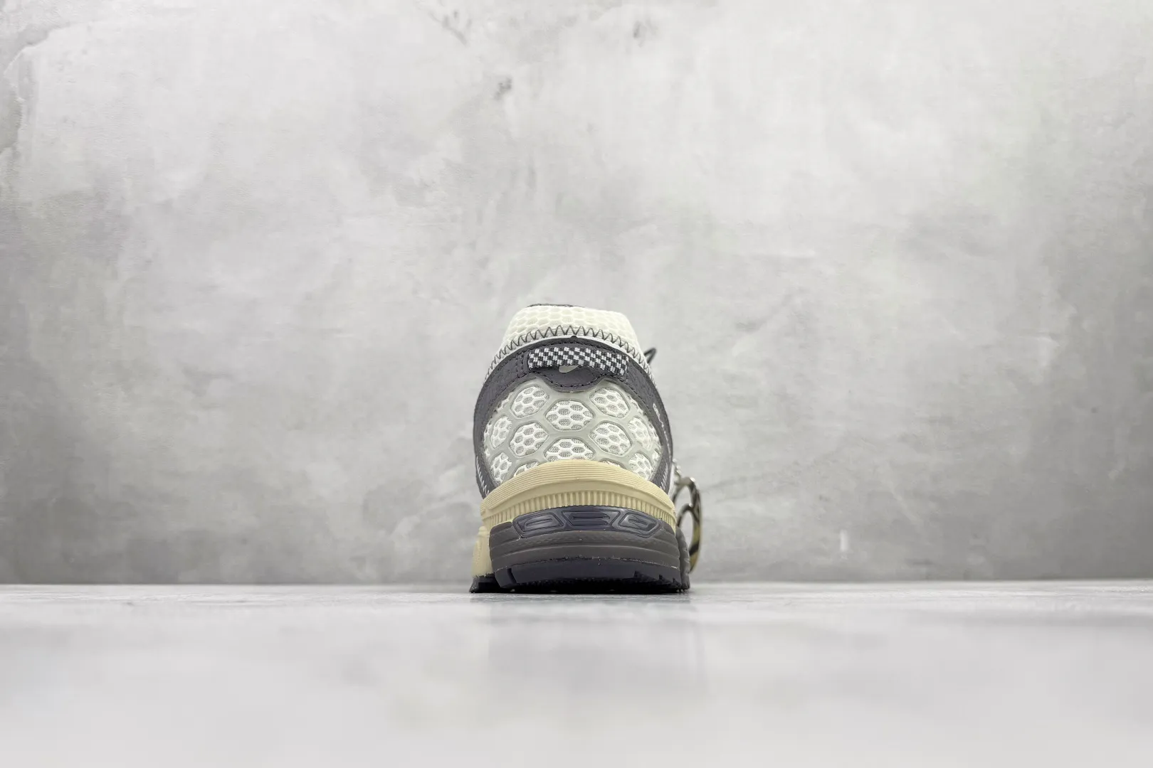 1769539802-src_8 ASICS Gel-Kahana 8 FL Gray White Shoe – Image 8