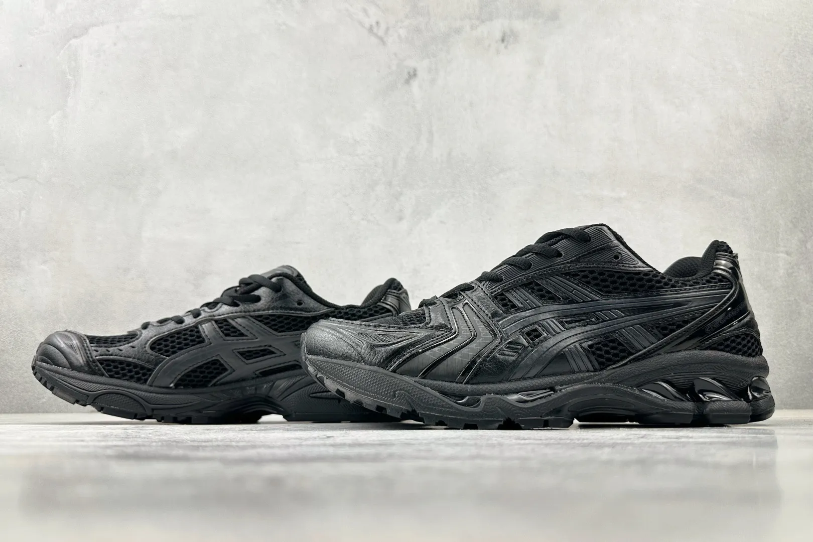1769539725-src_4 Asics Gel-Kahana 14 Black Running Shoes – Image 5