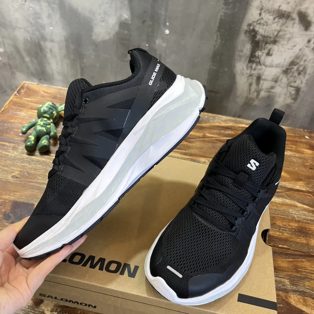 1769565916-src_3 Salomon Aero Glide Black Running Shoes – Image 4