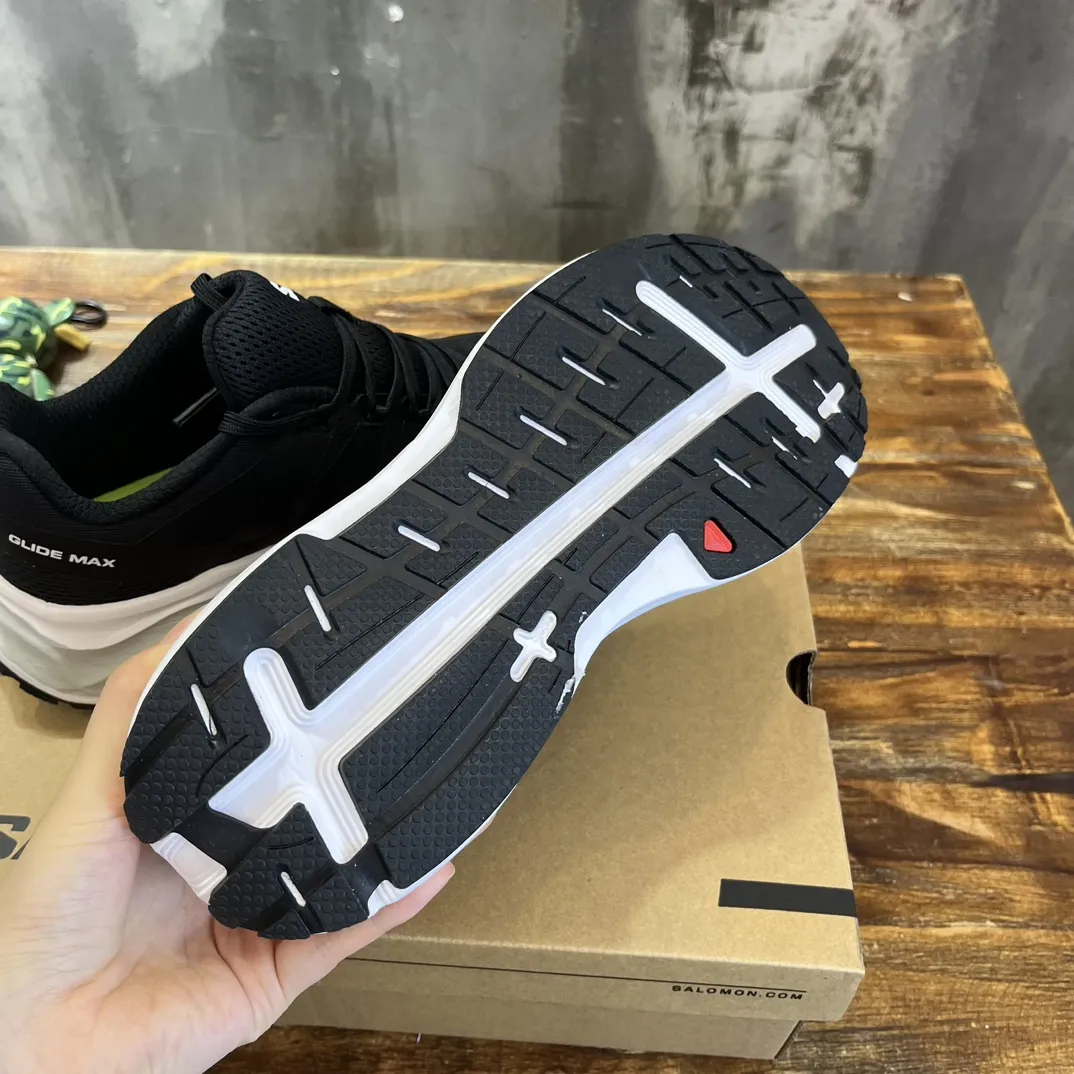 1769565832-src_8 Salomon Aero Glide Black Running Shoes – Image 8