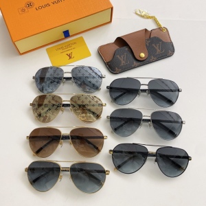 Louis Vuitton Sunglasses in Multicolor
