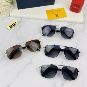 Louis Vuitton Sunglasses in Multicolor