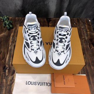 LV Runner Sneaker White - LuxuryTastic Replicas