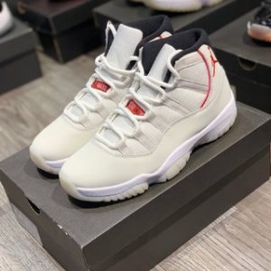 Nike Sneaker Air Jordan11 Platinum Tint in Beige